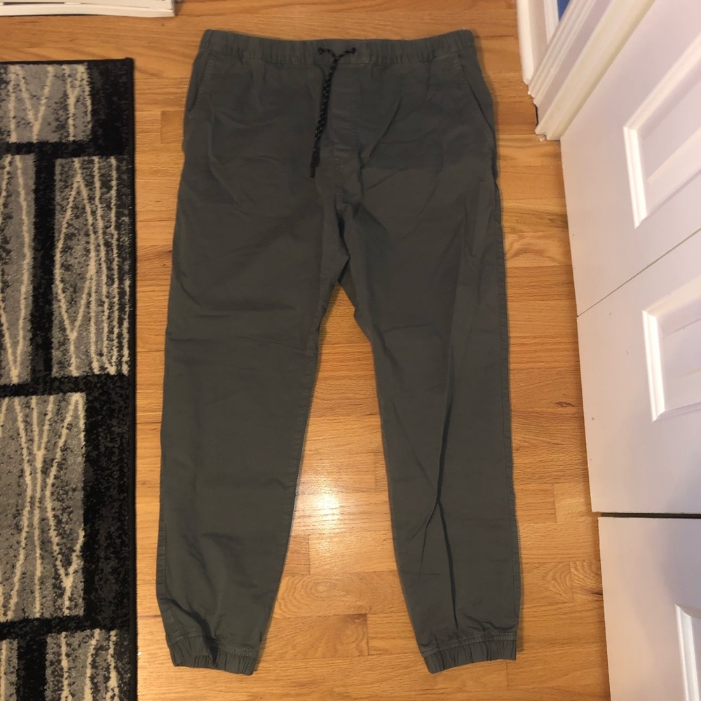 American Eagle Men’s Khaki Joggers